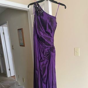 One shoulder purple dress